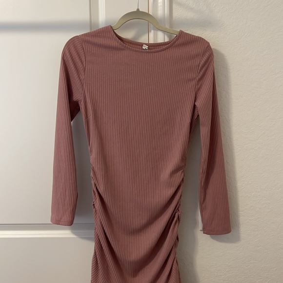 SOLD. ruffle dress - Picture 2 of 3